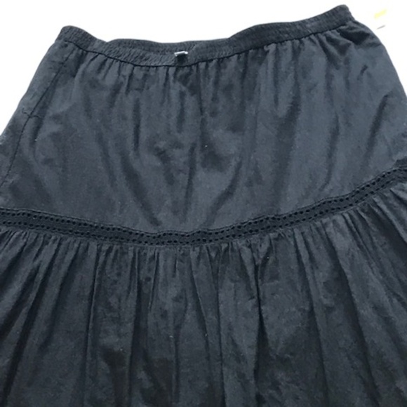 Black skirt - Picture 3 of 4